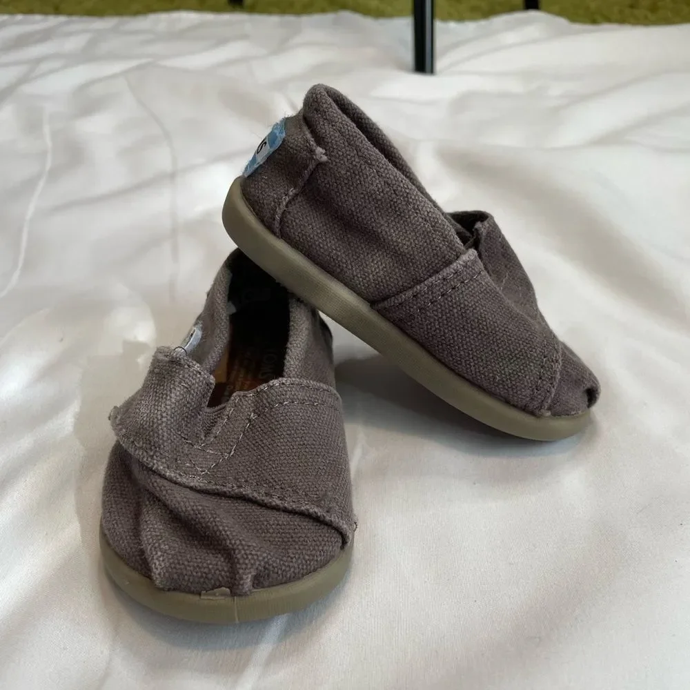Baby Toms size T4 gray shoes